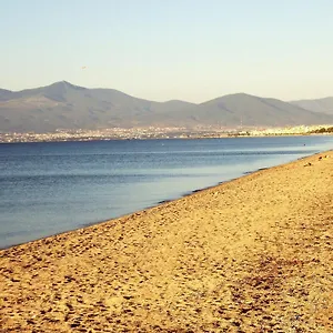 https://villa-kiza-apartments-agia-trias.hotels-of-thessaloniki.com